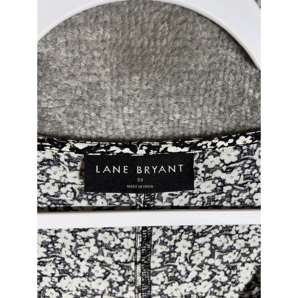 Lane Bryant Flutter Sleeve Lace Trim‎ Floral Top Womens Size 22 Black Viscose - Picture 2 of 7